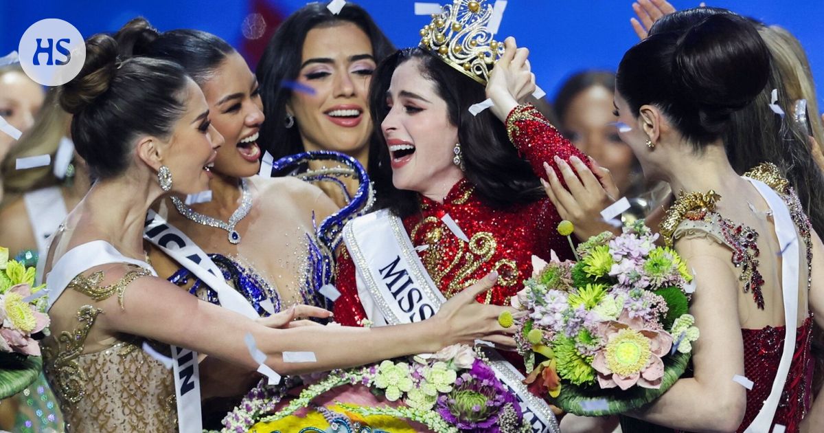 The scandal-filled Miss Universum competition gets loot from the participants