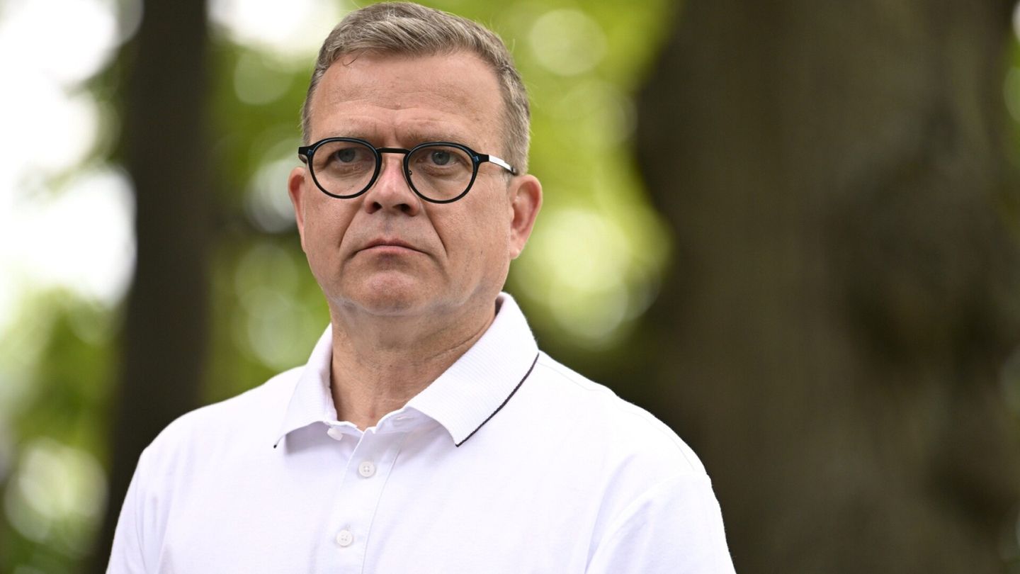 Suora lähetys noin kello 14.30: Orpo astuu median eteen lomansa jälkeen