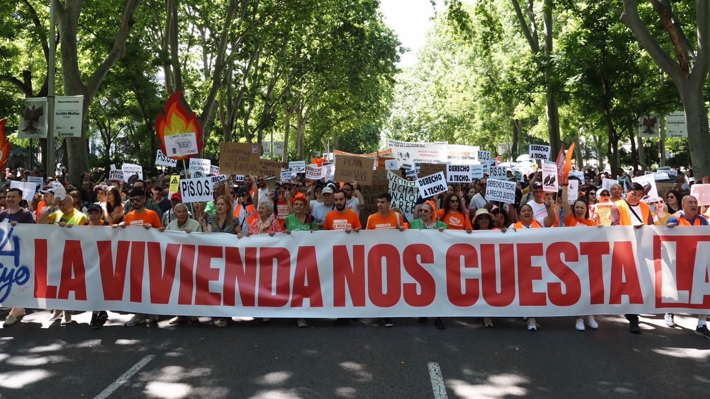 Middle East crises divert tourists to Spain, breaking records amid local backlash