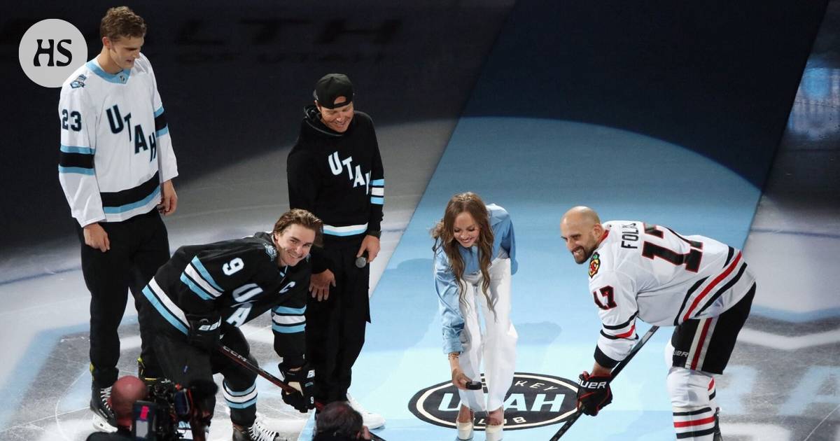 Lauri Markkanen skated on the ice before the NHL game.