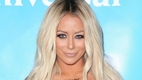 Muokkasiko Aubrey O’Day itsensä muiden lomakuviin? - Ilta-Sanomat
