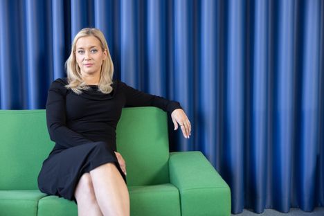 Vihreiden puheenjohtaja Sofia Virta kiistää Ylelle antaneensa virheellistä tietoa tahallisesti. 