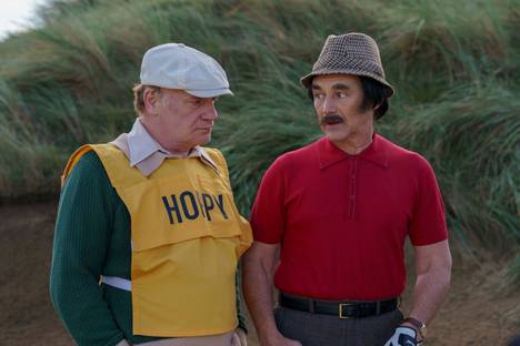 Mark Rylance can be seen, for example, at Yle Areena, where you can watch the movie The Ghost of the Golf Courses. Pictured on the left is actor Mark Lewis Jones.