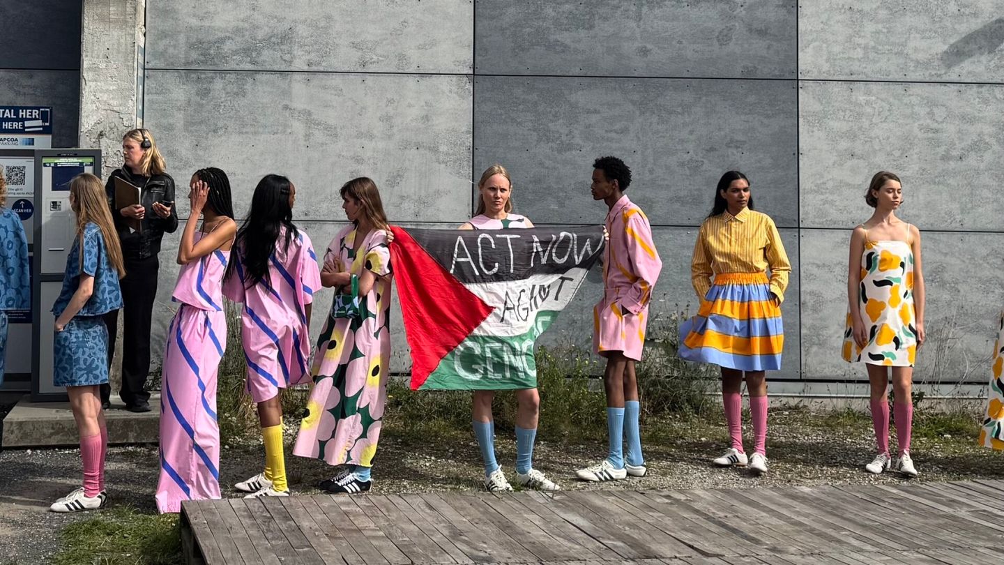 Muoti | Palestiina-mielen­ilmauksen tehnyt malli HS:lle: Protesti ei kohdistunut Mari­mekkoon