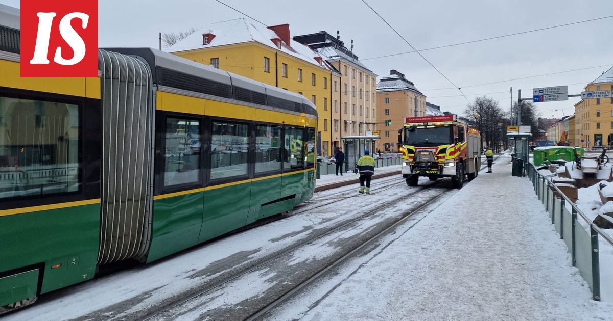 Ratikka suistui kiskoilta – Helsingin pääkatu sekaisin