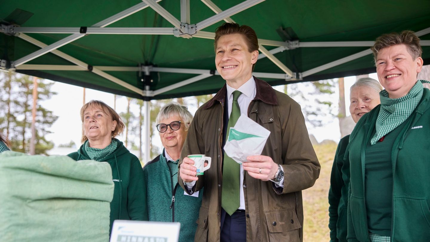 Defense Minister Häkkänen Eyes Kokoomus Leadership Amid Shifting Party Dynamics