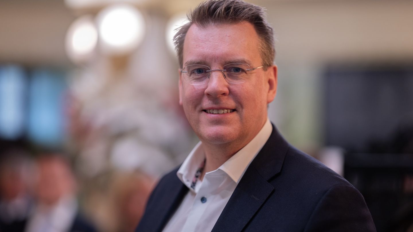 Finland's National Coalition Party Calls for More AI Investment, Cites Long-Term Productivity Gains