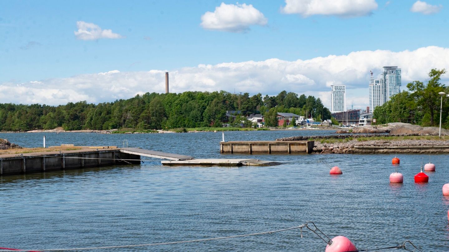Saunat | Sompasauna avasi ovensa Mustikkamaalla