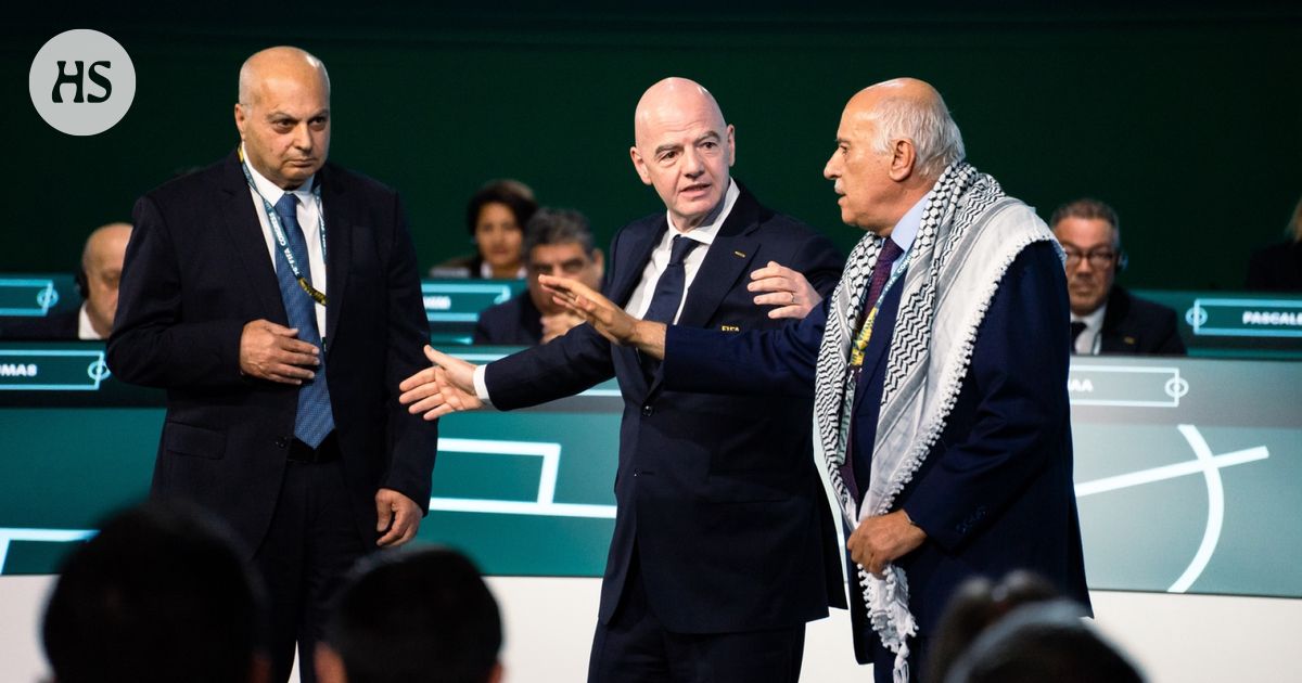 Gianni Infantino tried to get Israel and Palestine to shake hands: it went wrong