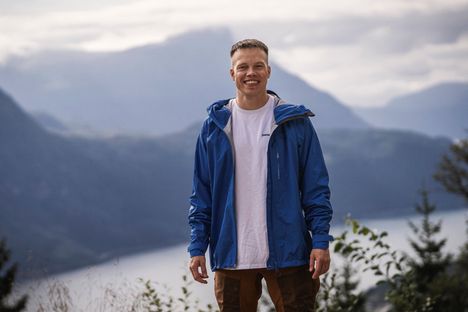 – Viimeiset seitsemän vuotta olen seikkailut latinalaisessa Americassa. Kiivennyt tulivuorilla ja seikkaillut sademetsissä Amazoneilla, Tuomo sanoo.