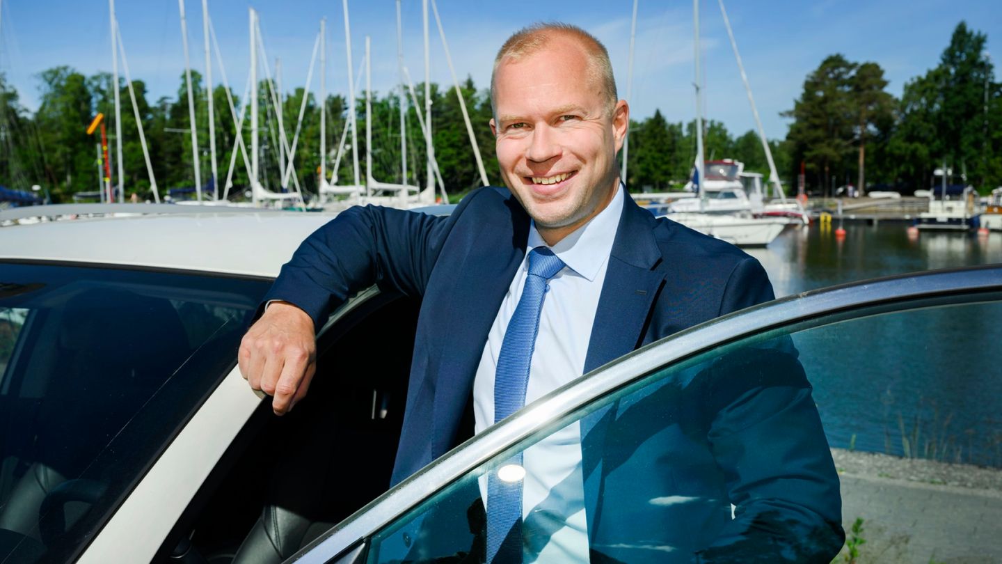 Career Path: From Ice Hockey Player to Investor