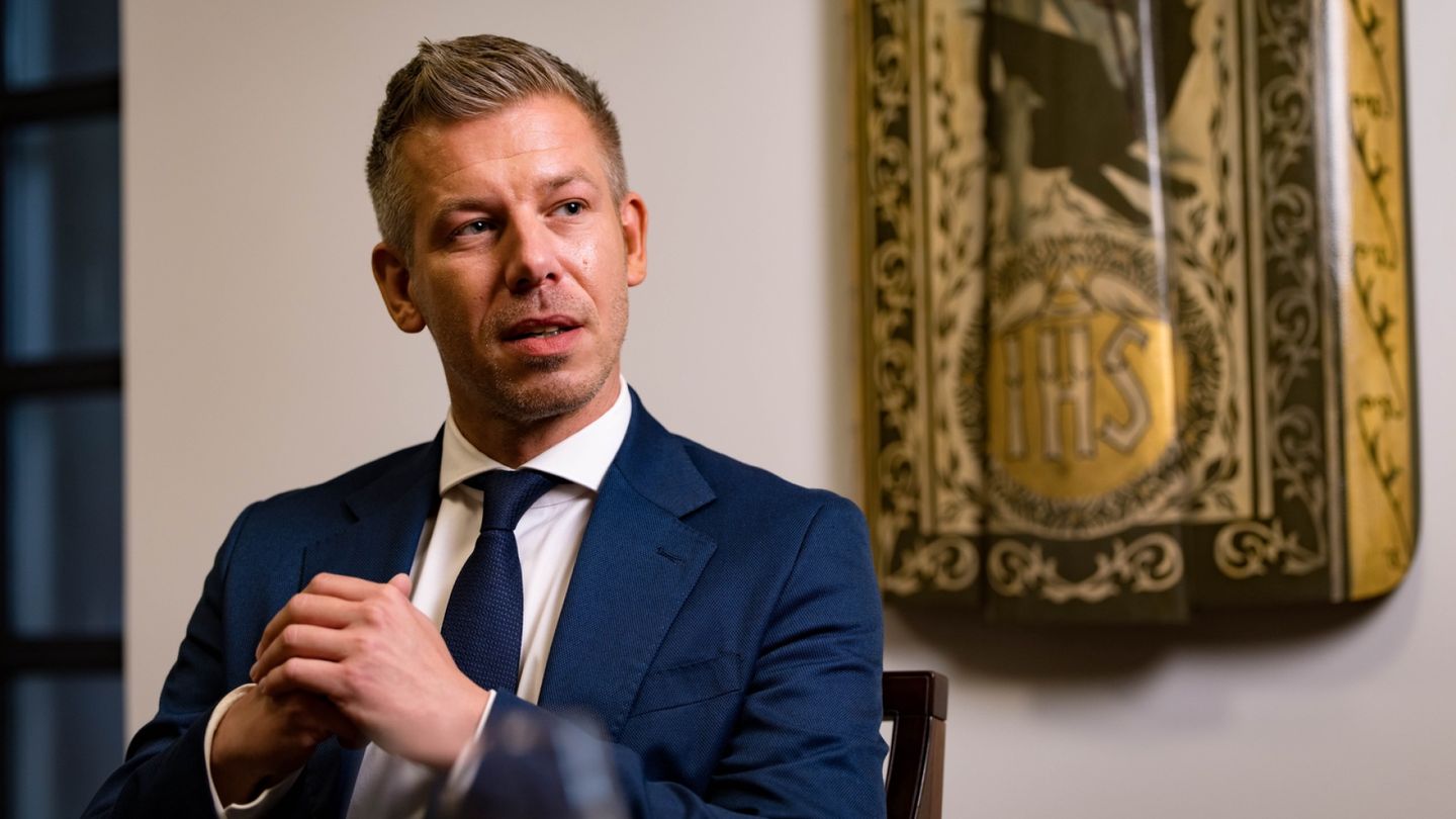 HS-haastattelu | Unkarin pääministeri Péter Magyar: Minulla on parempaakin tekemistä kuin ryhtyä uudeksi Orbániksi