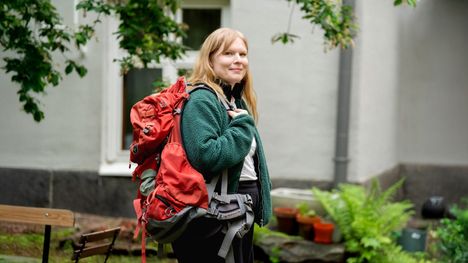 Noora Karumaa vuokraa retkeilyvarusteitaan muille.