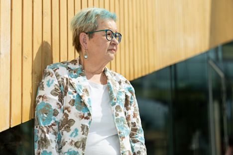 Eläkkeellä oleva Pirjo Moisander on sitoutunut lihavuuslääkkeeseen loppuiäkseen. Jos hän käyttäisi lääkettä lääkärin ohjeen mukaan, vuosittainen hinta olisi yli 1300 euroa.