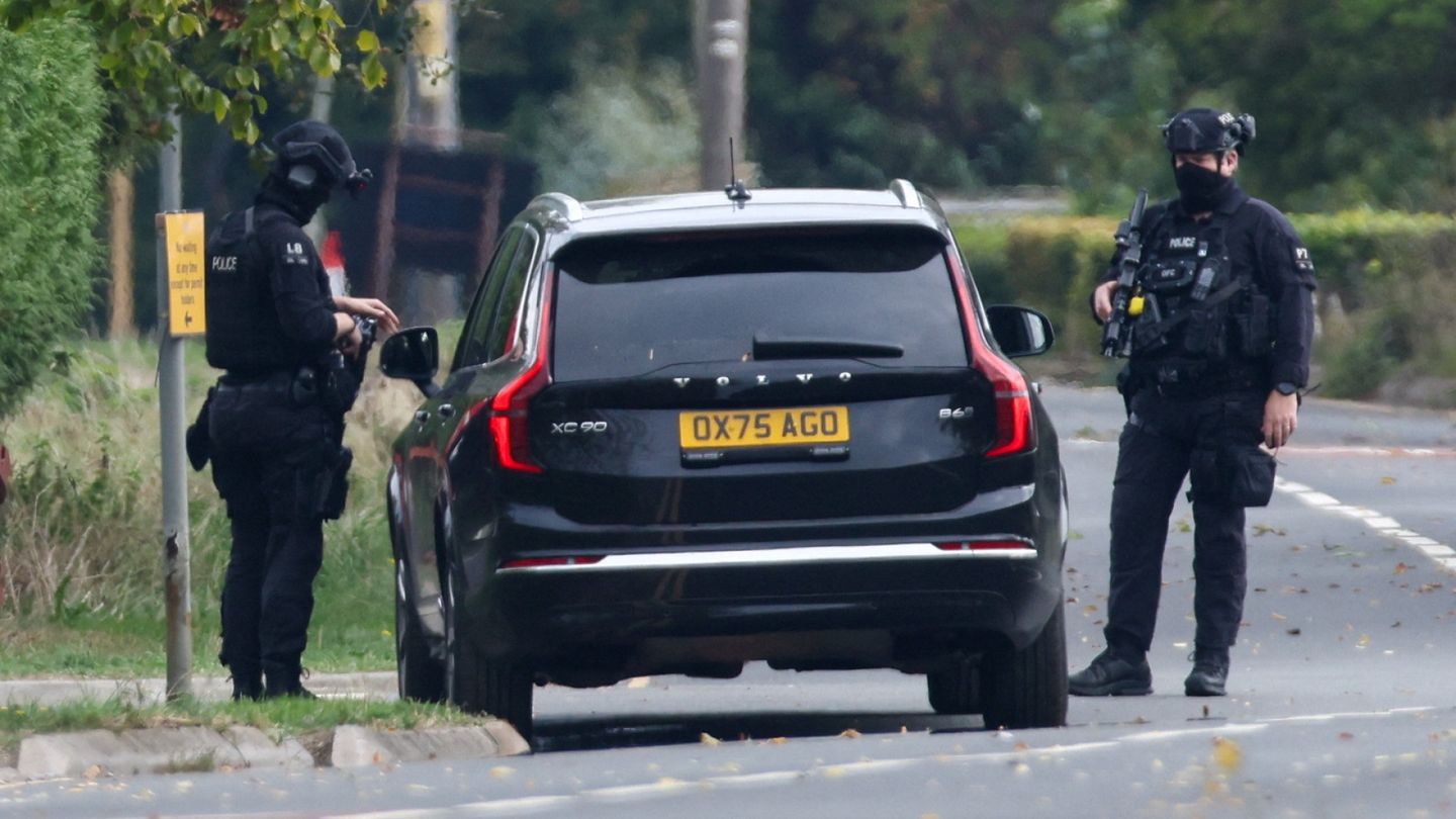 Terroriepäily Britanniassa – viisi otettu kiinni lähellä lento­tukikohtaa