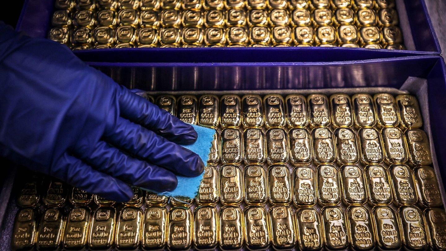 Gold | Gold price rose to a new record
