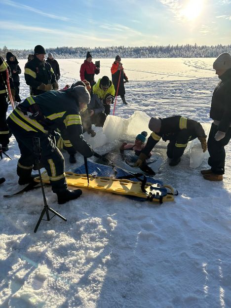Meeri 2 Meeri, 29 teki käsittämättömän ennätyksen avannossa - Ilta-Sanomat