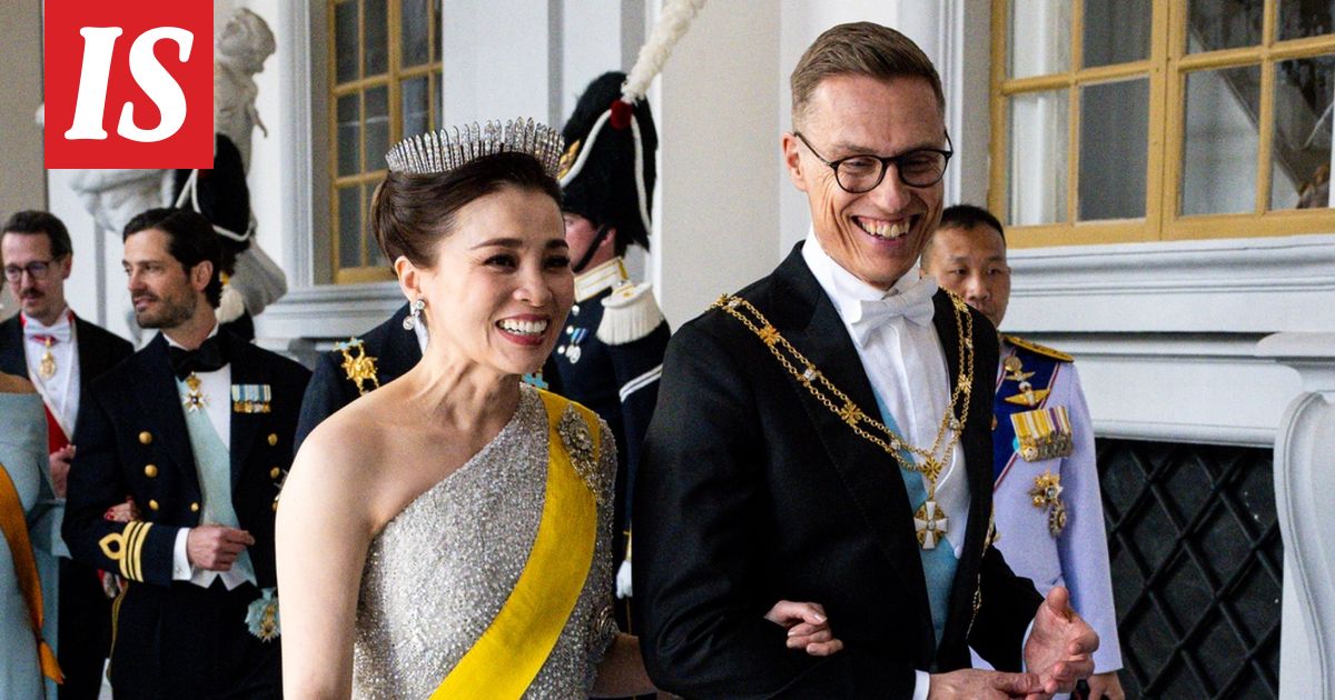 Stubb kuvattiin kuningattaren käsikynkässä – kommenttikenttä räjähti: ”Stubbin pitäisi olla...”