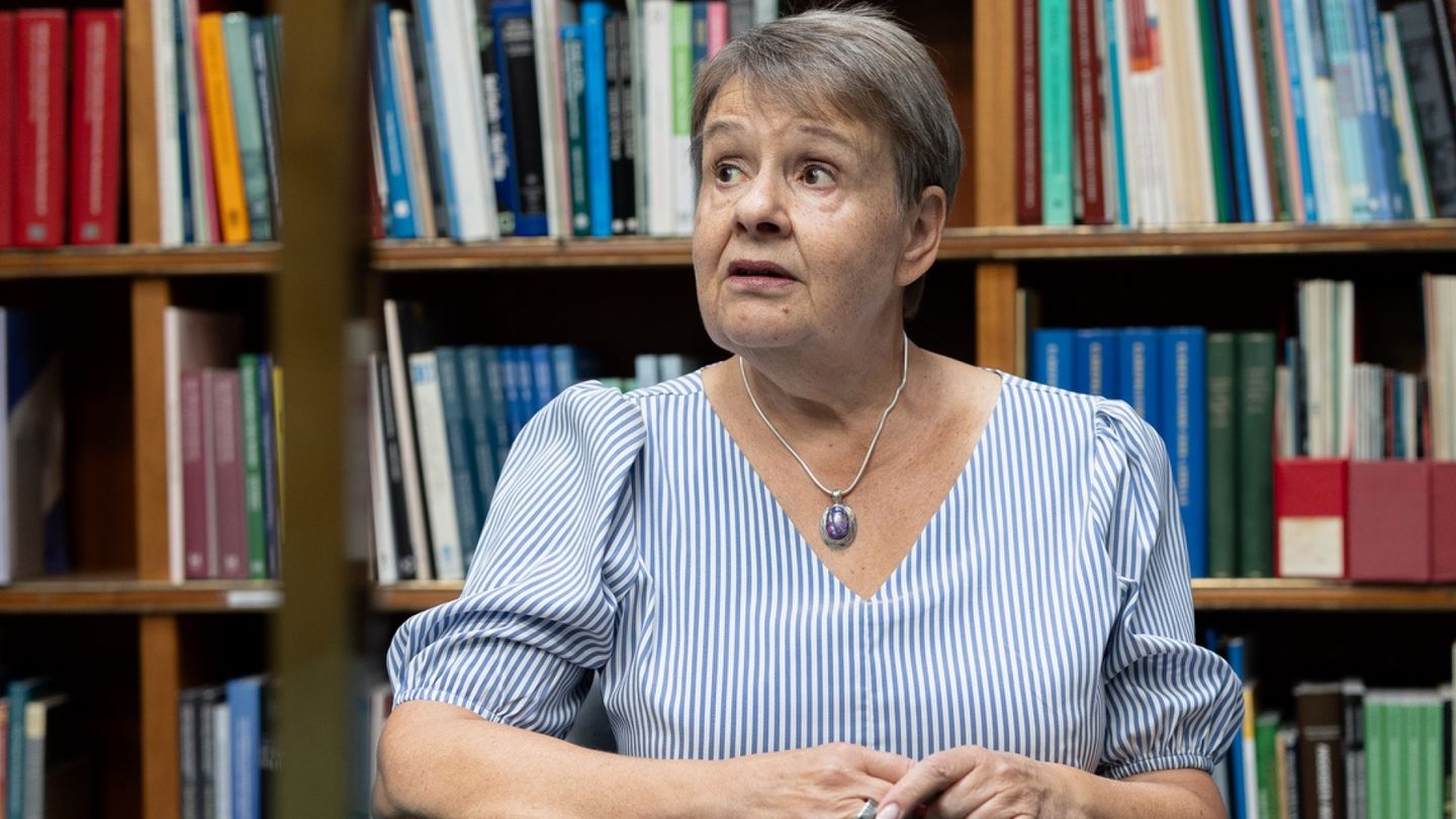 Finland's Kela Director Worried About Young Men's Well-being, Advocates System Simplification