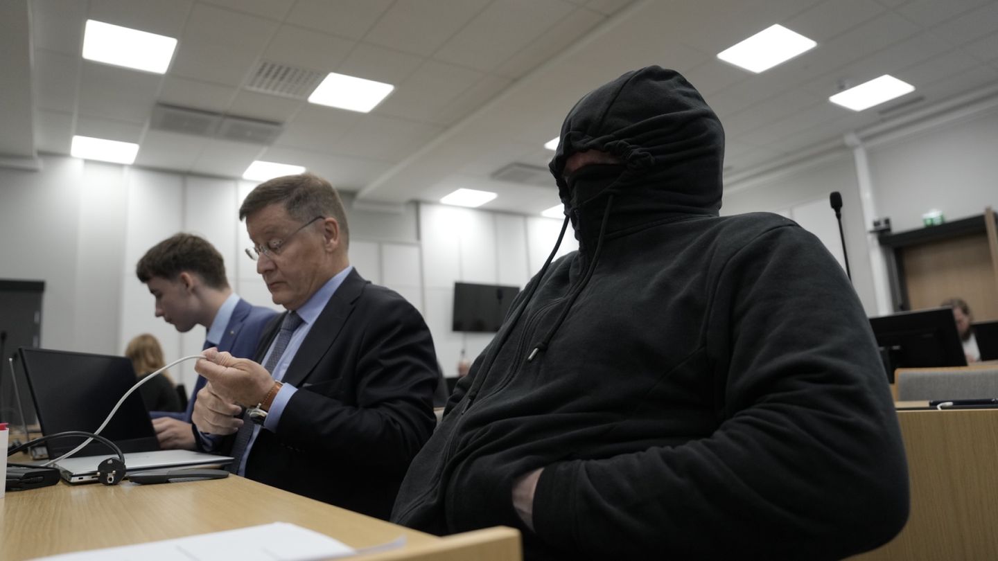 Trial continues for 'serial predator' Mika Moring accused of murder