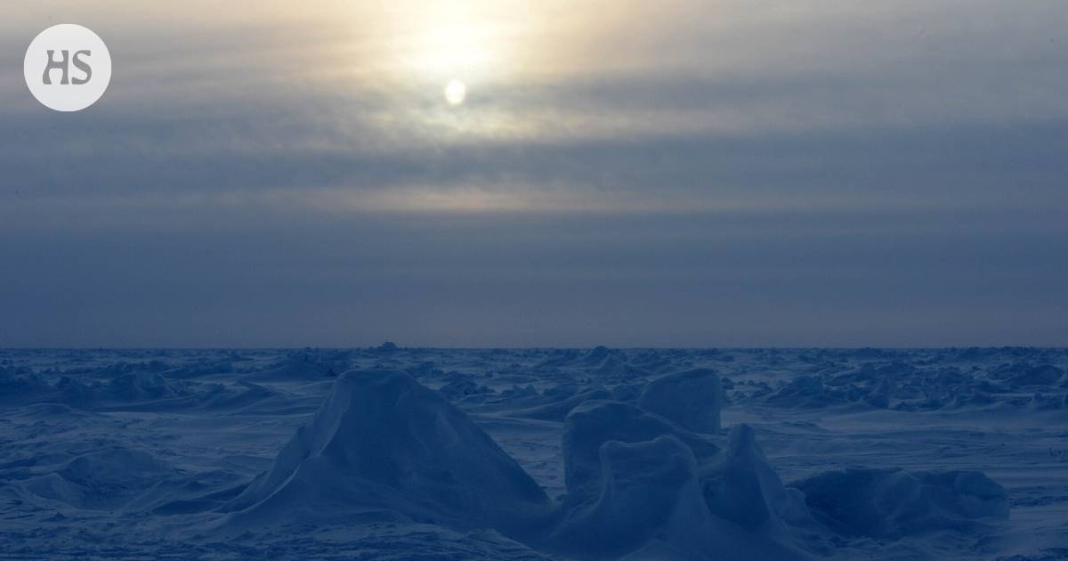 The location of the magnetic north pole drifts towards Siberia