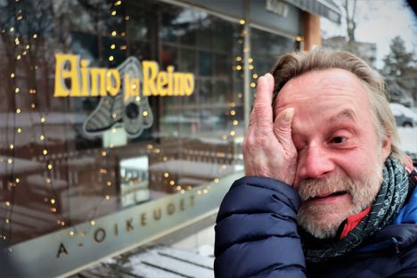 Pekka Mäkinen ei pysynyt kertomaan Ainosta ja Reinosta kuivin silmin.