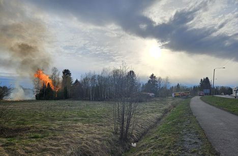Kuiva kevät on lisännyt maastopalon riskiä Pirkanmaalla. Sastamalassa paloi maastoa 5. toukokuuta.