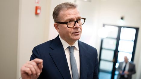 Petteri Orpon hallitus teki tukipäätöksen tarkastamatta hankkeen sille toimittamia laskelmia. Kuvassa Orpo huhtikuussa 2025.