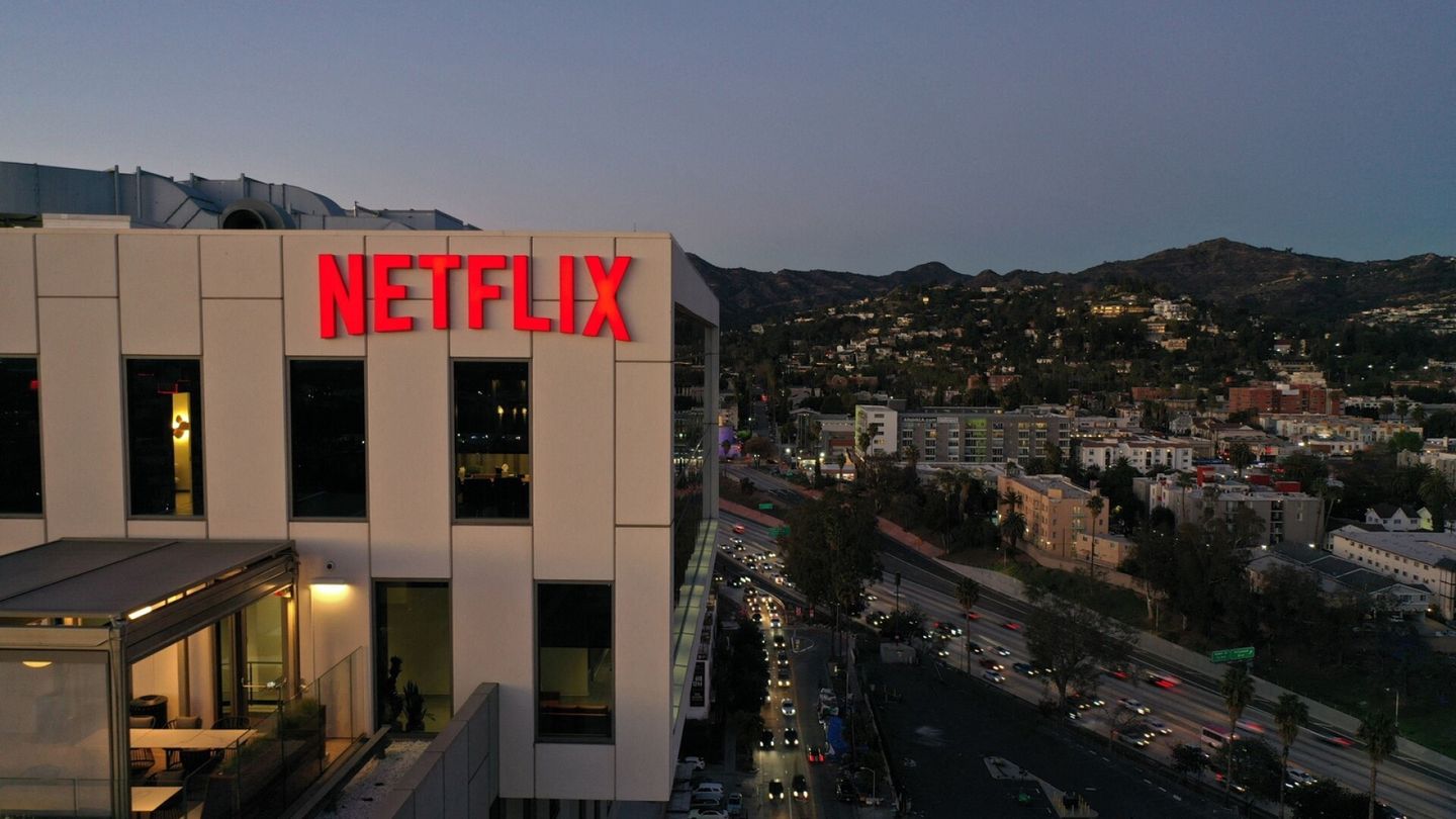 Mediakonsernit | Netflix havittelee mullistavaa kauppaa: ostaisi Warner Bros Dicoveryn studiot ja HBO Maxin