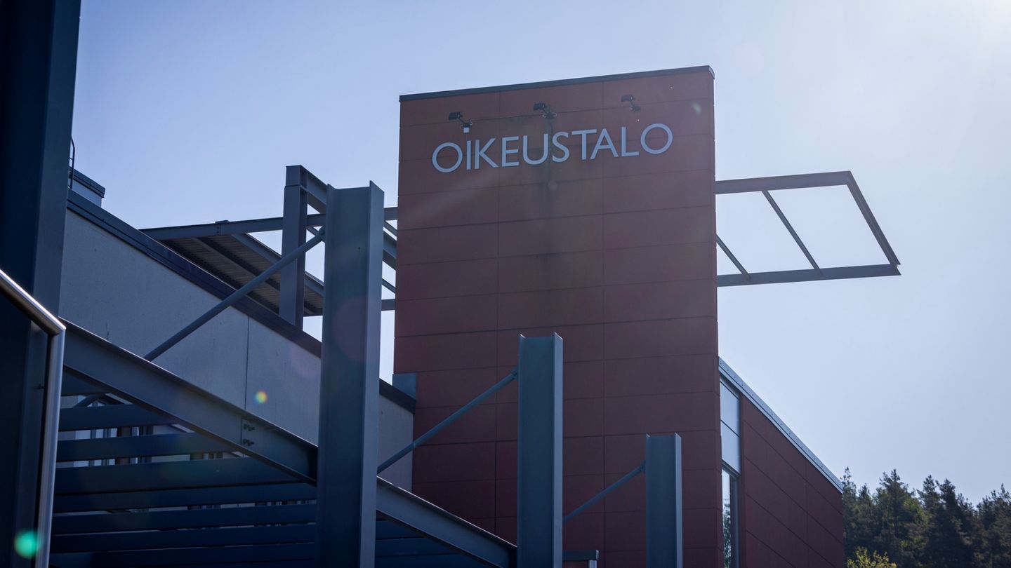 20 vuotta kaupassa työskennellyt nainen osti hävikki­pasteijat 39 sentillä – sai potkut
