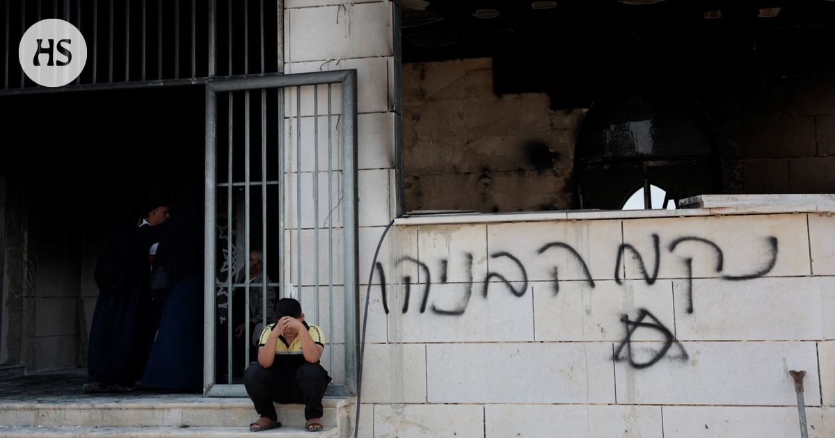 Palestiina | Israelilaiset polttivat kaksi moskeijaa Länsirannalla