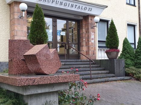 Nokian kaupunki hakee uutta talousjohtajaa. Työhuone löytyy kaupungintalolta.