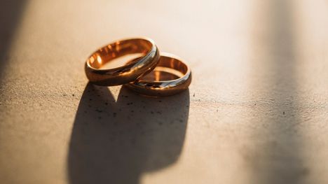 Suomalaiset kertovat, mihin kumppanin piirteeseen ensin ihastuivat ja myöhemmin turhautuivat.