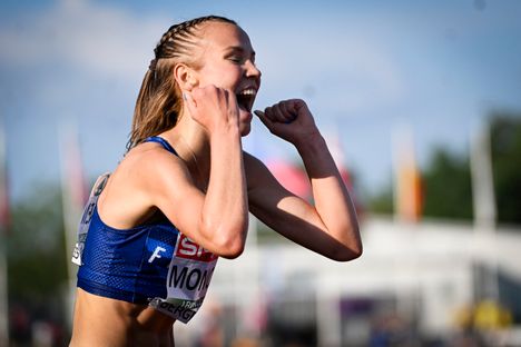 Ilona Mononen tuuletti EM-kultaa.