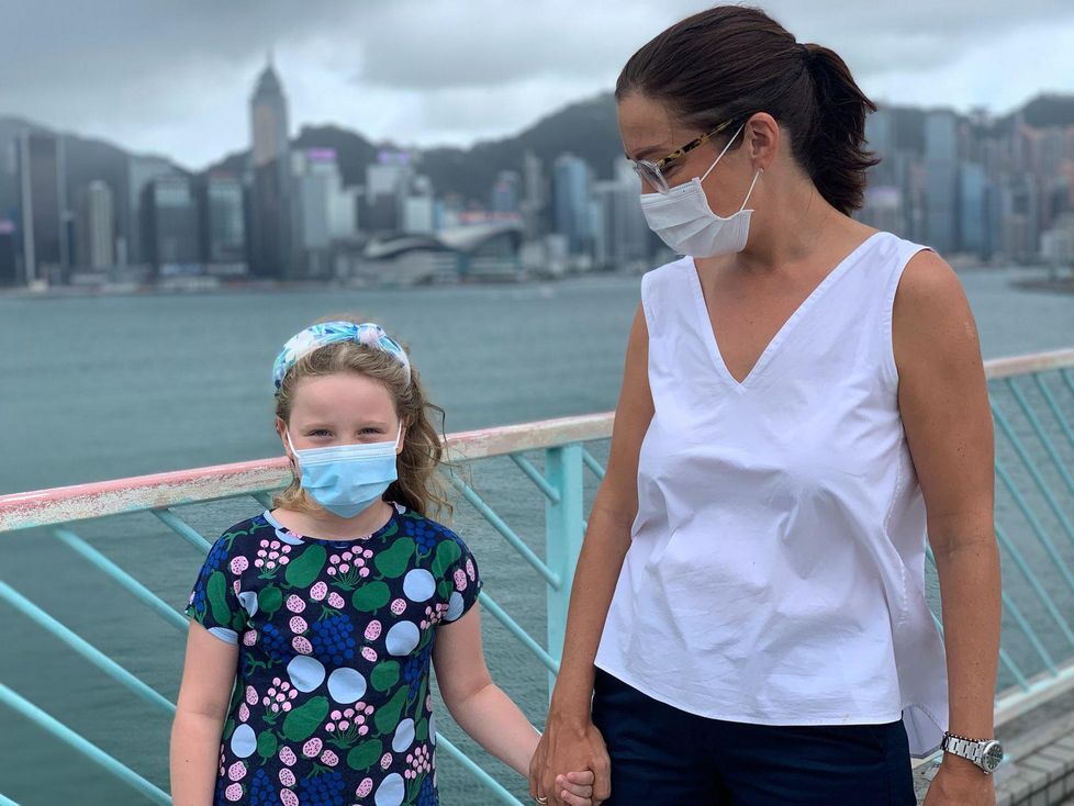 Jonna Seppänen ja tytär Olivia Seppänen asuvat Hongkongissa.