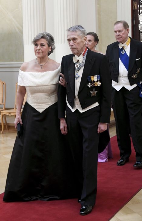 Kirja Hilkka Ahde Kertoo Koskettavasti Puolisonsa Matin Pys ytt v st kirja-hilkka-ahde-kertoo-koskettavasti-puolisonsa-matin-pys-ytt-v-st