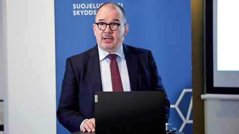 Antti Pelttari työskenteli Suojelupoliisin päällikkönä ennen kuin siirtyi eduskunnan pääsihteeriksi. Nyt hän on pidätettynä virasta.