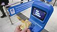 Lähimaksu toiminnassa Helsingin metroasemalla 18. helmikuussa. 