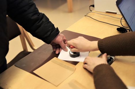 Ennakkoäänestyspisteet ovat kauppakeskuksissa Prismassa ja K-Citymarketissa. Kuva on otettu 18.1.2018.
