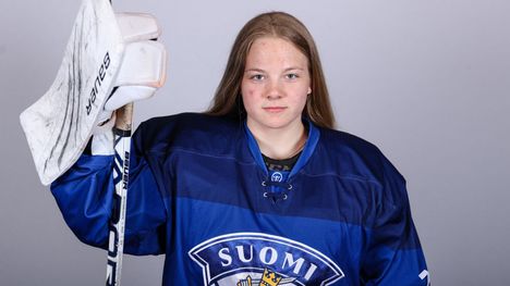 Naisleijonien maalivahtilupaus Emilia Kyrkkö on saanut kiekko-oppinsa HC Nokiassa. Kyrkkö on pelannut myös useita kausia ringetteä Nokian Urheilijoissa.