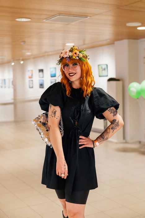 Hilla-Marja Mäkelä, who lives in Virrat, had come to the race stand with her parents. Mäkelä says he was enthusiastic about Kaj during the Swedish Melodifestivalen. He was also at Vöyr when the President of the Republic Alexander Stubb and his spouse came to see the Kaj concert.