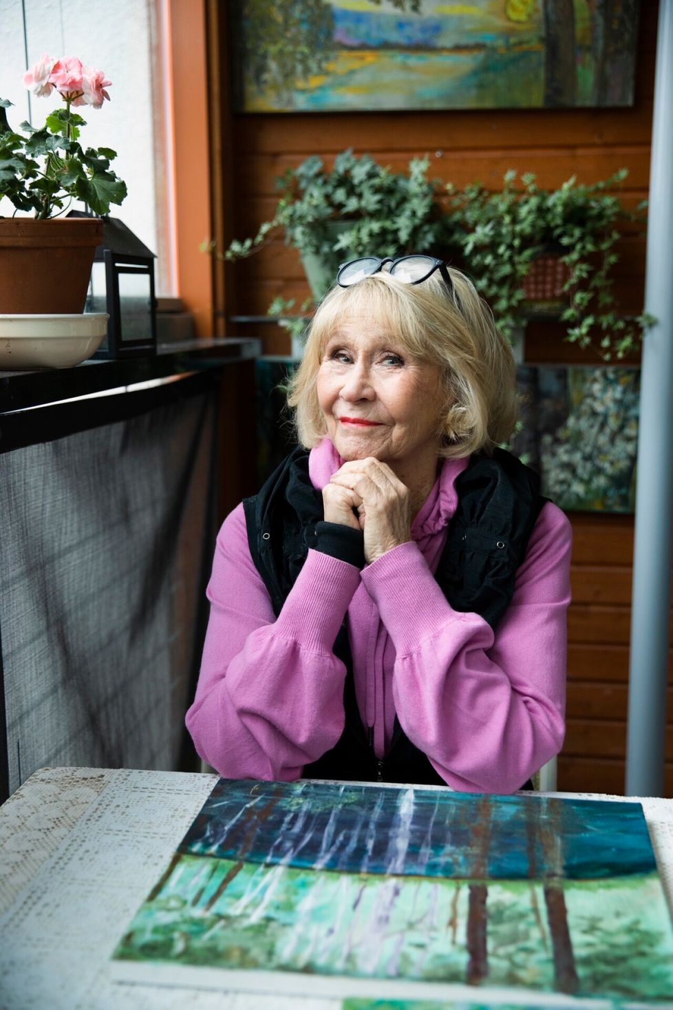 Eeva Litmanen on ollut naimisissa kolme kertaa ja pitää itseään parisuhdeihmisenä. Viimeisin puoliso menehtyi vuonna 2017. ”Minun on yhä vaikeaa olla itsekseni.”