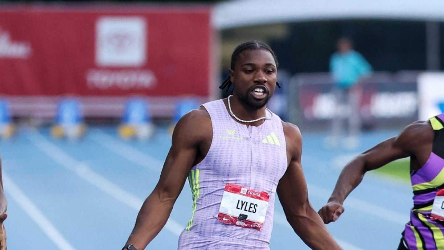 Noah Lyles Runs World-Leading 9.79 in 100 Meters