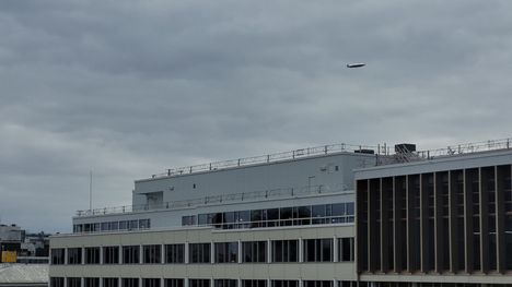 Kelluun ilmalaiva lenteli Tampereen Virastotalon yllä 8. toukokuuta.
