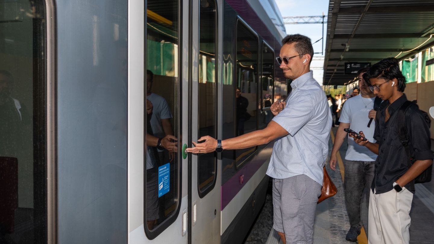 Helsinki commuter rail chaos ends as stations reopen