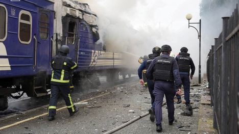 Matkustajajuna joutui Ukrainan Lutskissa Venäjän droonihyökkäyksen kohteeksi.