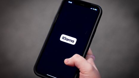 Klarna on kuluttajaluottopalvelu, joka tarjoaa kulutonta ja korotonta maksuaikaa verkko-ostoksille.