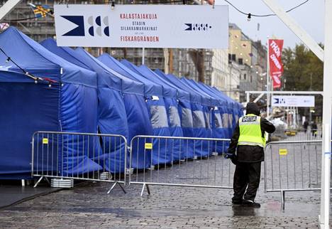 Helsinki's herring market at Kauppatori had to be closed early on Wednesday due to strong winds.