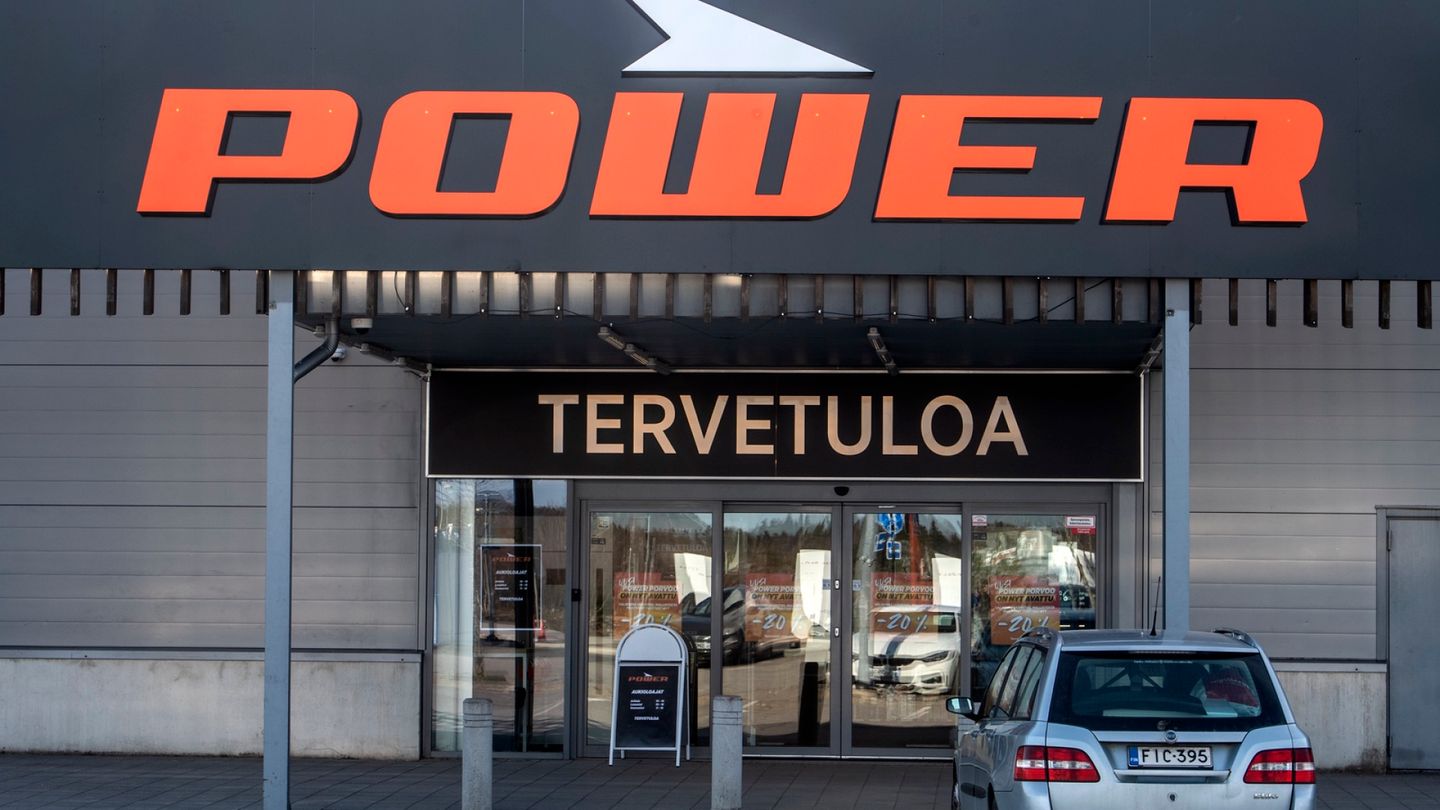 Power aloittaa muutosneuvottelut