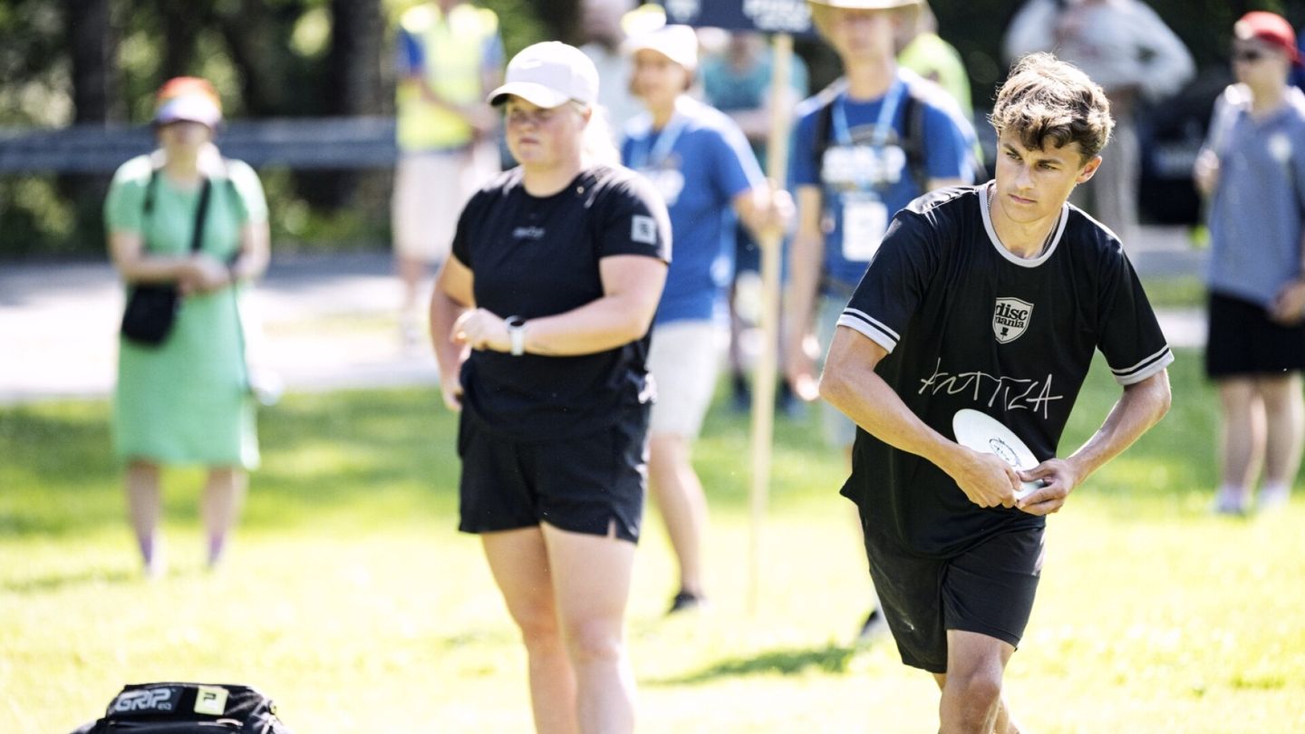Frisbeegolf | Suomelle MM-hopeaa, kulta lipesi käsistä